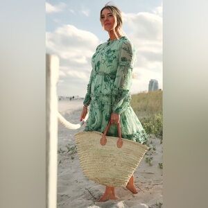 Ivy City Co Geneva Dress in Bright Green in Medium